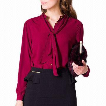 Women's blouse, long sleeves and lace-up collar, made of 100% chiffon