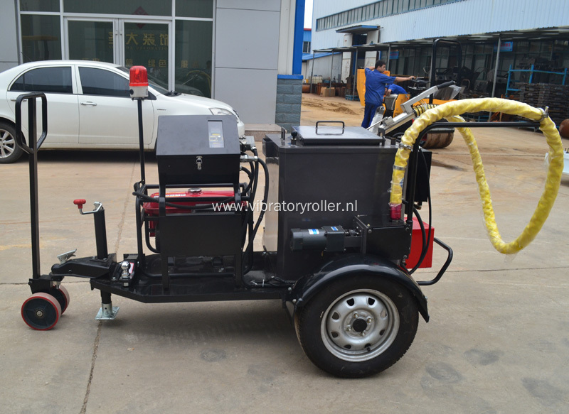 100L trailer type asphalt crack sealing machine