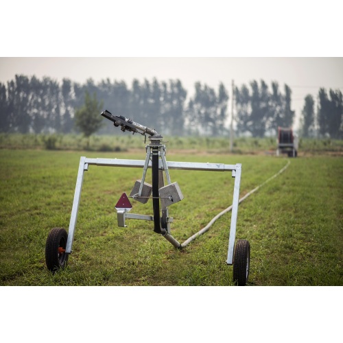 Sistema de irrigação de bobina de mangueira de venda quente com boom para terras agrícolas