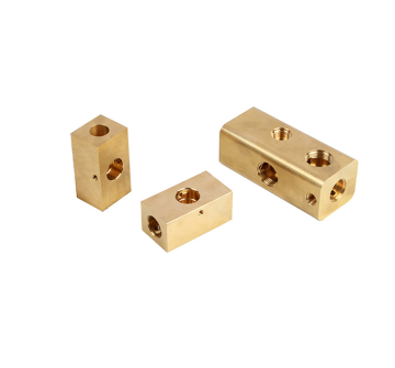 Brass fittings are used as faucet connectors