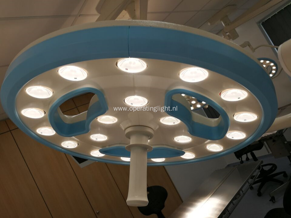 CreLed 5500/5500 surgical operating lamp