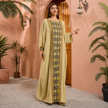 Batwing Abaya زیبا با تزئینات طلایی