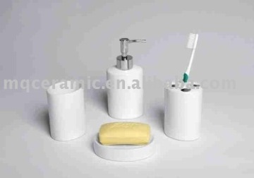 Ceramic bathroom set