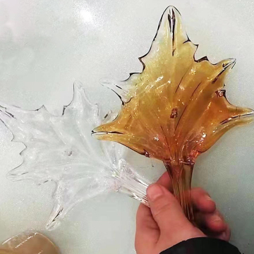 Προσαρμοσμένο ξενοδοχείο γυαλί Maple Leaf LED πολυέλαιος για μεγάλα τμήματα πωλήσεων