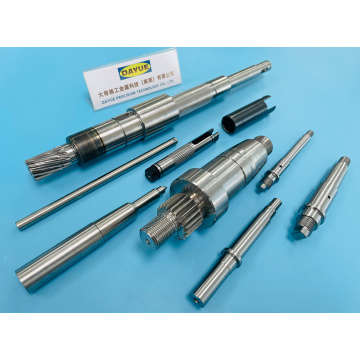 Keilwellen beim Zahnradhersteller - Spindle - drive shaft - shaft parts machining