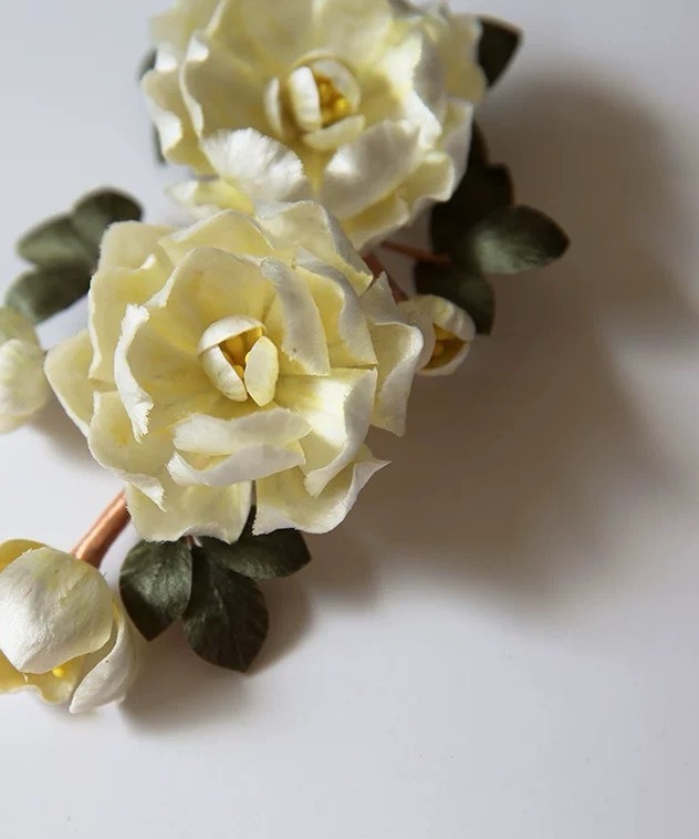 Non-legacy velvet flowerExquisite gardenia brooch