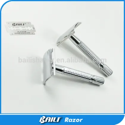 Double edge safety razor shave set