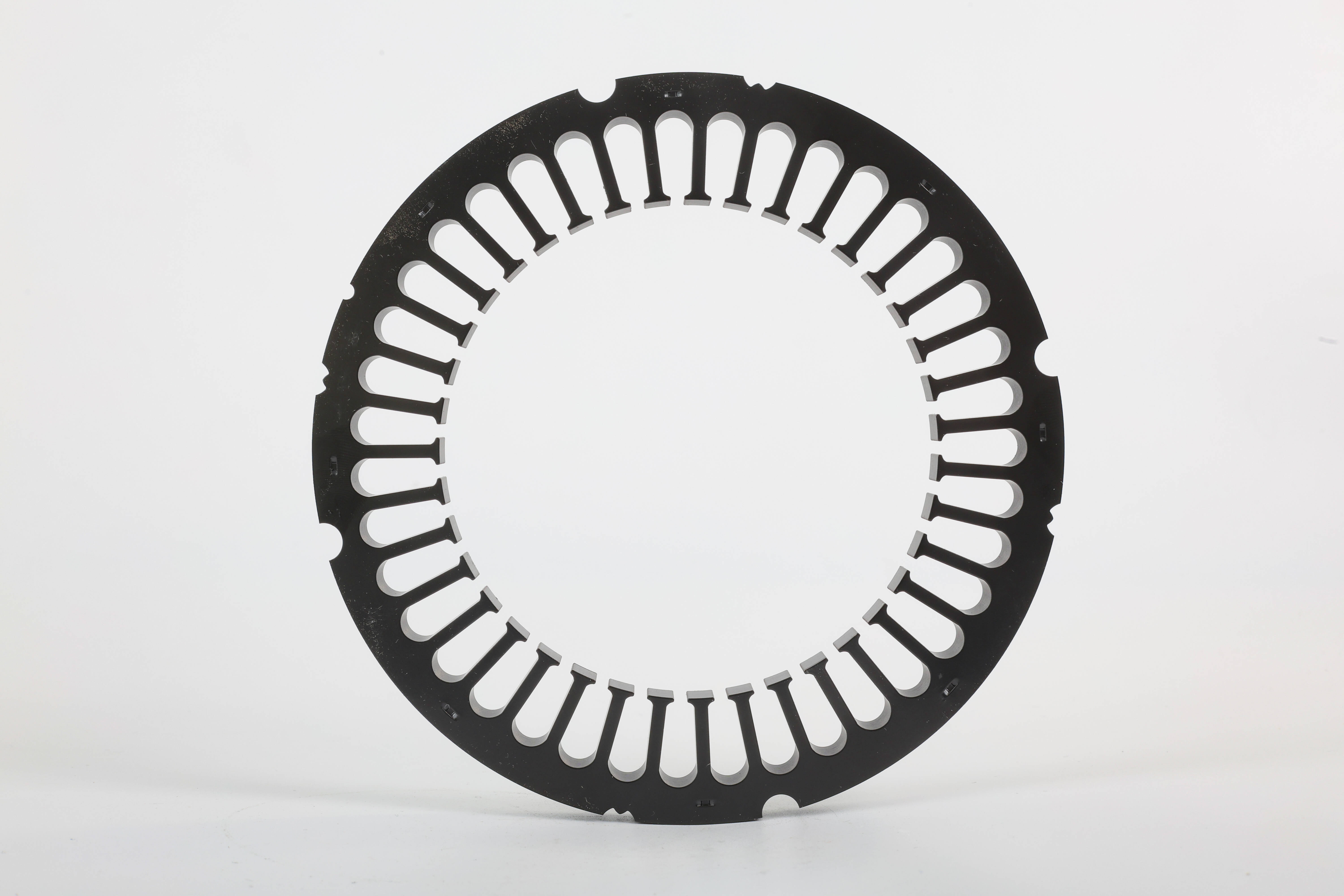 Прамысловы бесправадны рухавік-статар Core-4