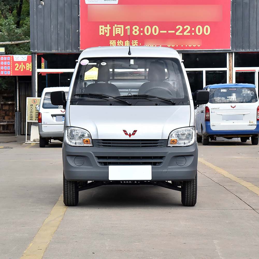 Pulling truck Wuling Light small truck