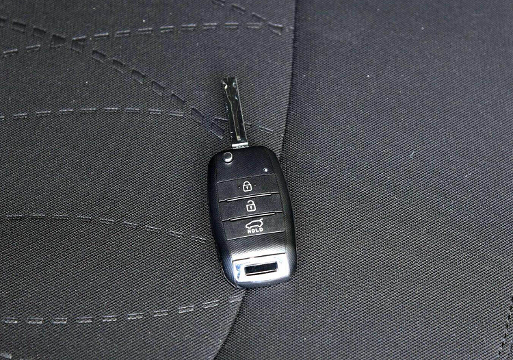 2011 kia sportage key fob