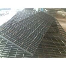 SERRATED Steel Grating digunakan untuk Platform