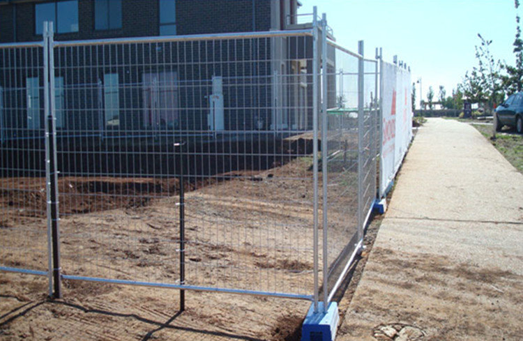 movable temporary fence panel