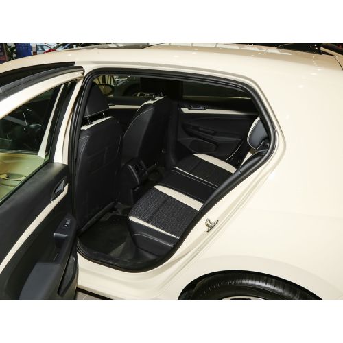 2025 Volkswagen Golf 300TSI Pro