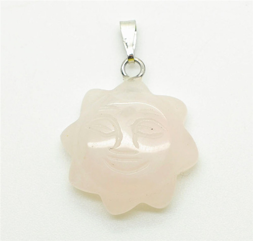 Pendentif soleil en forme de quartz rose