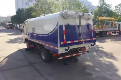 HOT FOTON 2.5cbm yellow street sweeper truck