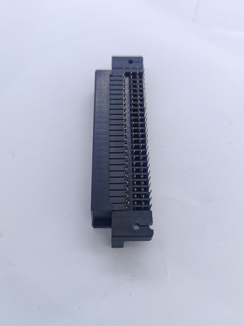 Din 41612 Female Connector 100 Pin 4 Row Right Angle Solder Jpg