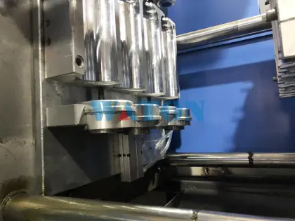 Advanced Technology PET Bottle Blow Molding Machine