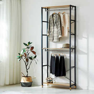 Perchero personalizable con estantes de madera y estructura de acero