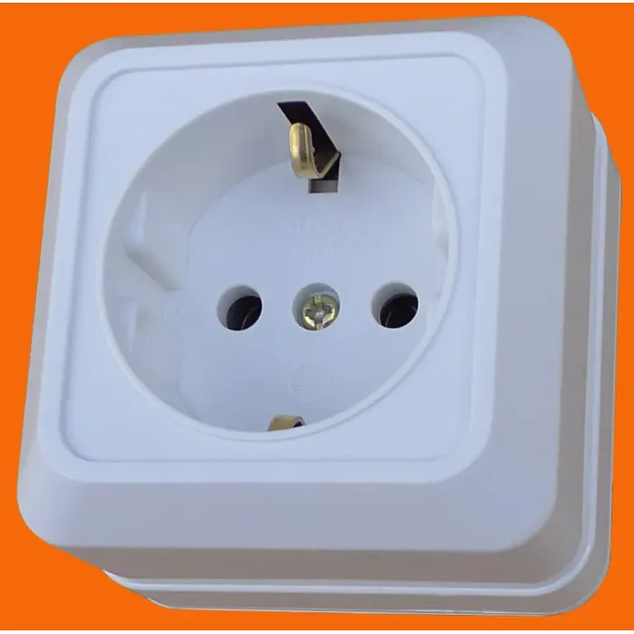 Stopkontak Soket Ganda dengan Steker Schuko – Elendax