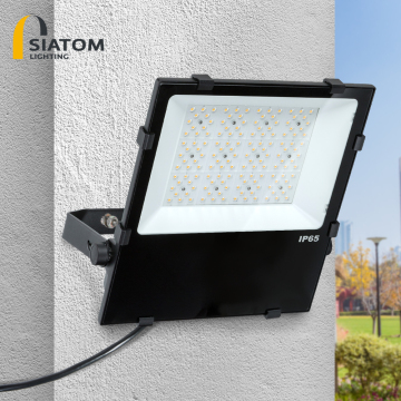 High Solar Power IP67 Security Projector LED Solar Flood Light (40W-200W) for Industrial Outdoor Billboard