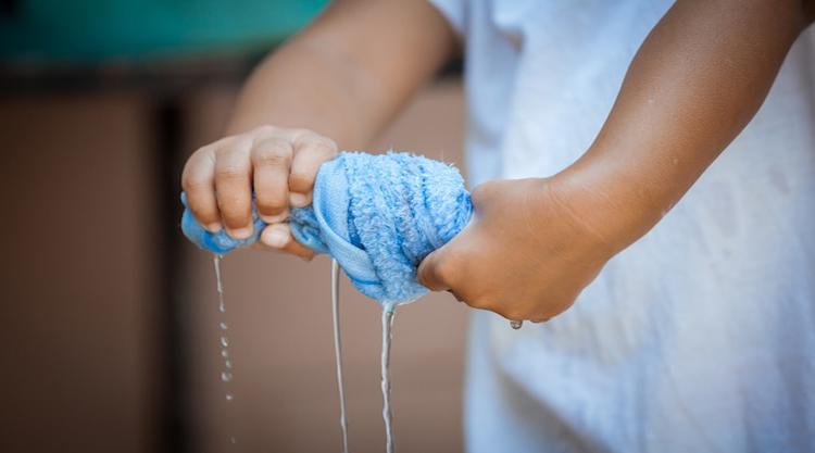 υγρό βαμβακερό πετσέτες για διαφυγή wet cotton towels for escaping