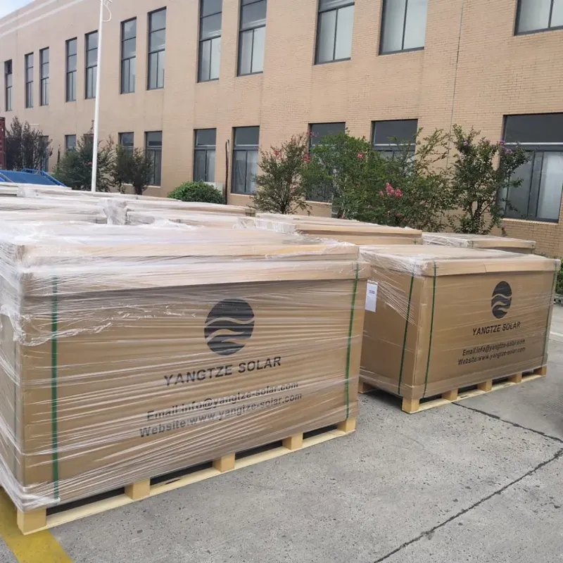 700W Monocrystalline Solar Power System with 25-Year Warranty and Solar Battery Bank