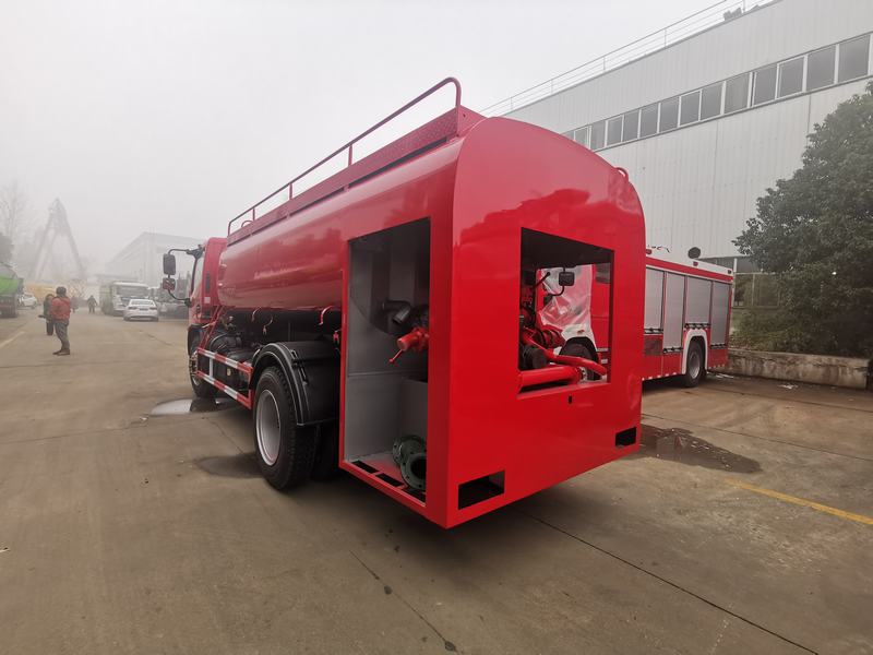 دونغفنغ 5000L شاحنة إطفاء لنقل المياه بسيطة للغابات