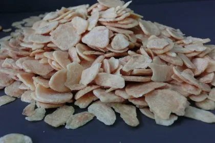 Golden Yellow Crispy Fried Garlic Flakes