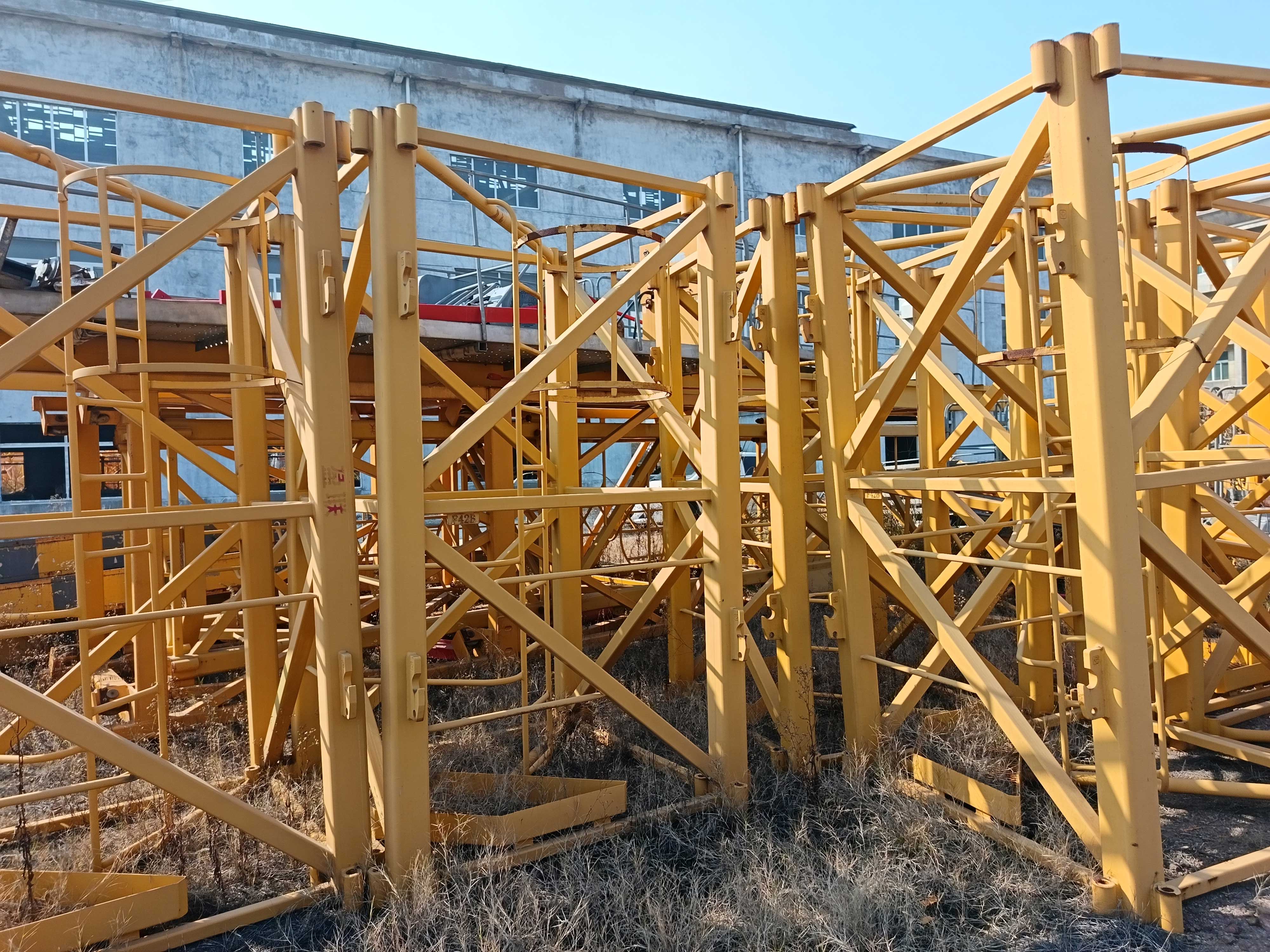 xcmg-used-crane-shipping-yard-background xcmg-used-crane-shipping-yard-background