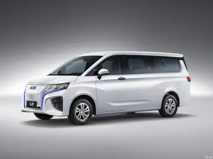 Ruiqi Ace M7 Ev Passenger Car