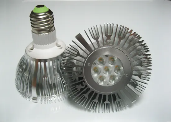 Ip20 Indoor 7 * 1w Par30 50 - 60hz 819lm Cree Led Par Light Bulbs E27