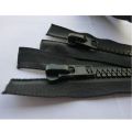 Exquisite black plastic separating zipper for apparel