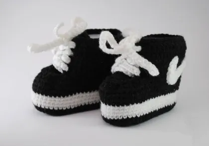 Crochet baby booties Knitting baby shoes booties