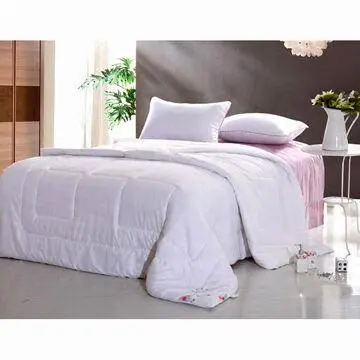 Good-quality sheep wool quilt, cozy and comfortable design