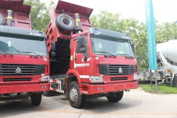 HOWO dump truck 6x4 - Sinotruck