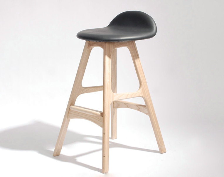 Tabouret de bar Erik Buch en bois à usage commercial