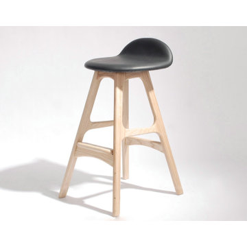 Commercieel gebruik hout Erik Buch counterstool