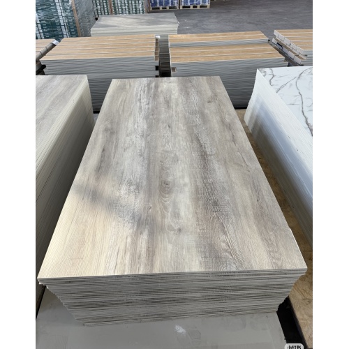 แผงผนัง SPC ทนคราบ สไตล์ภายในทันสมัย