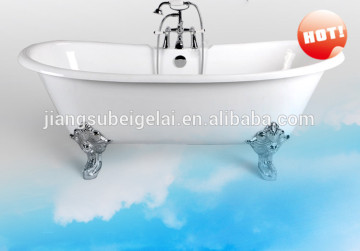 free standing luxury bathtub for hotel use with feet