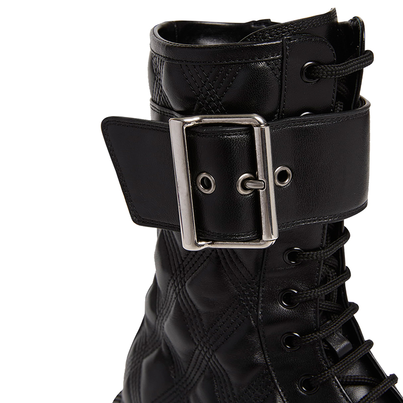 Trendy Flat Footwear for Women