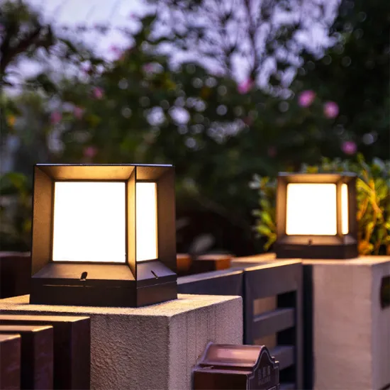 Solar Powered LED Fence Cap Light for Outdoor Decoration