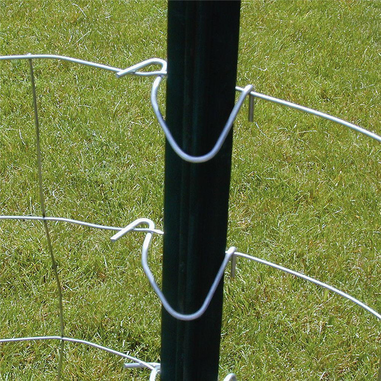 Bitumen painted green T-post for farm fencing