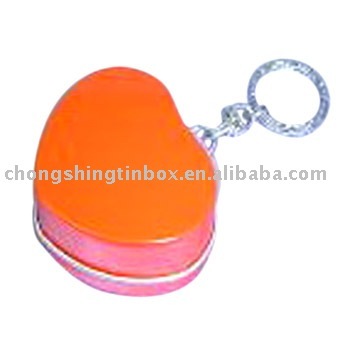Heart-shaped candy tin can with keychain