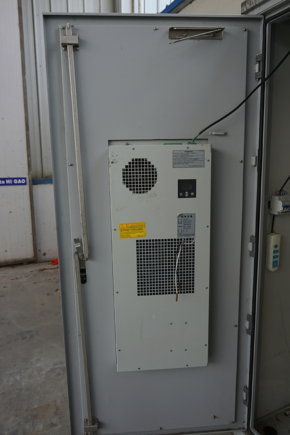 Air acondicionador de gabinete montado en la puerta lateral