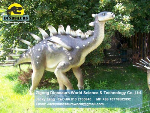 Animatronic Stegosaurus crafts(Playground)