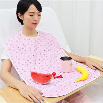 Babador adulto elegante para uso em várias cenas