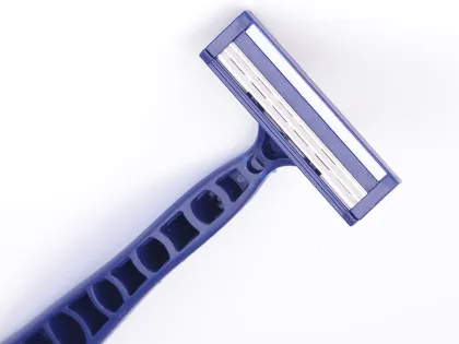 Disposable razor blade Triple razor