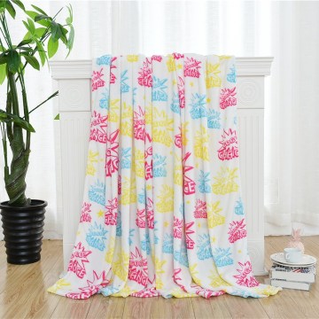 Amazon hot sell super soft and warmth 100% polyester printing bed coral fleece throw blankets