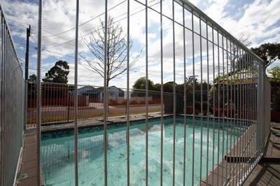 High Quality Low Carbon Steel Pool Fence