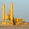 Wear-resistant and anti-clogging intermediate buffer silo